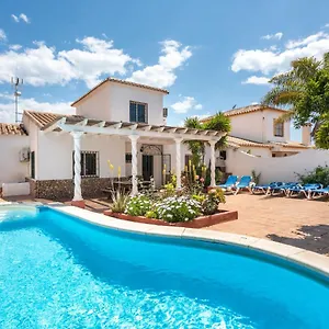 https://villa-romeral.hotelsinnerja.org