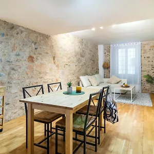 https://holiday-apartment-in-girona.topcostabravahotels.com