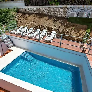 https://luxury-apartment-with-private-pool-near-beach.1costadelsol.com