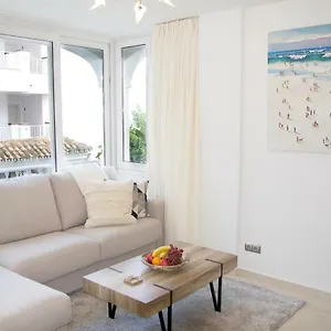 Luxury 1 Bedroom Next To The Casino Apartment